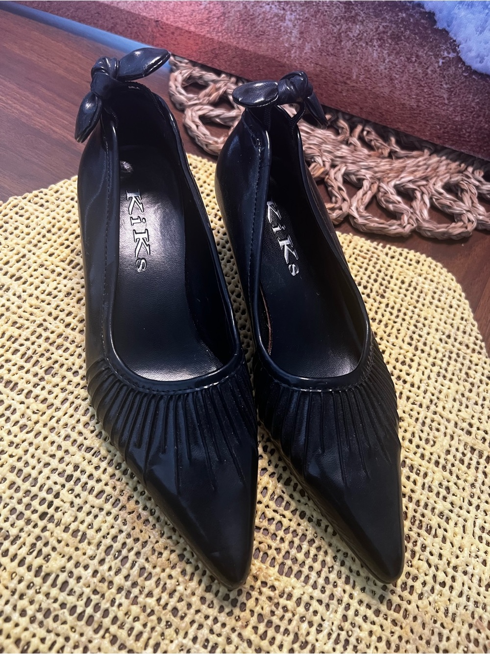 Black Pointed-Toe Heels with Bow Accent